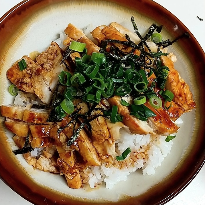 鶏むね肉のひつまぶし風照り焼き丼